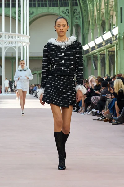 Look 8